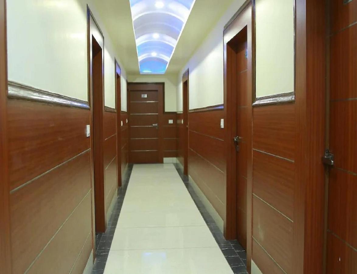 Hotel Kings, Rohtak エクステリア 写真