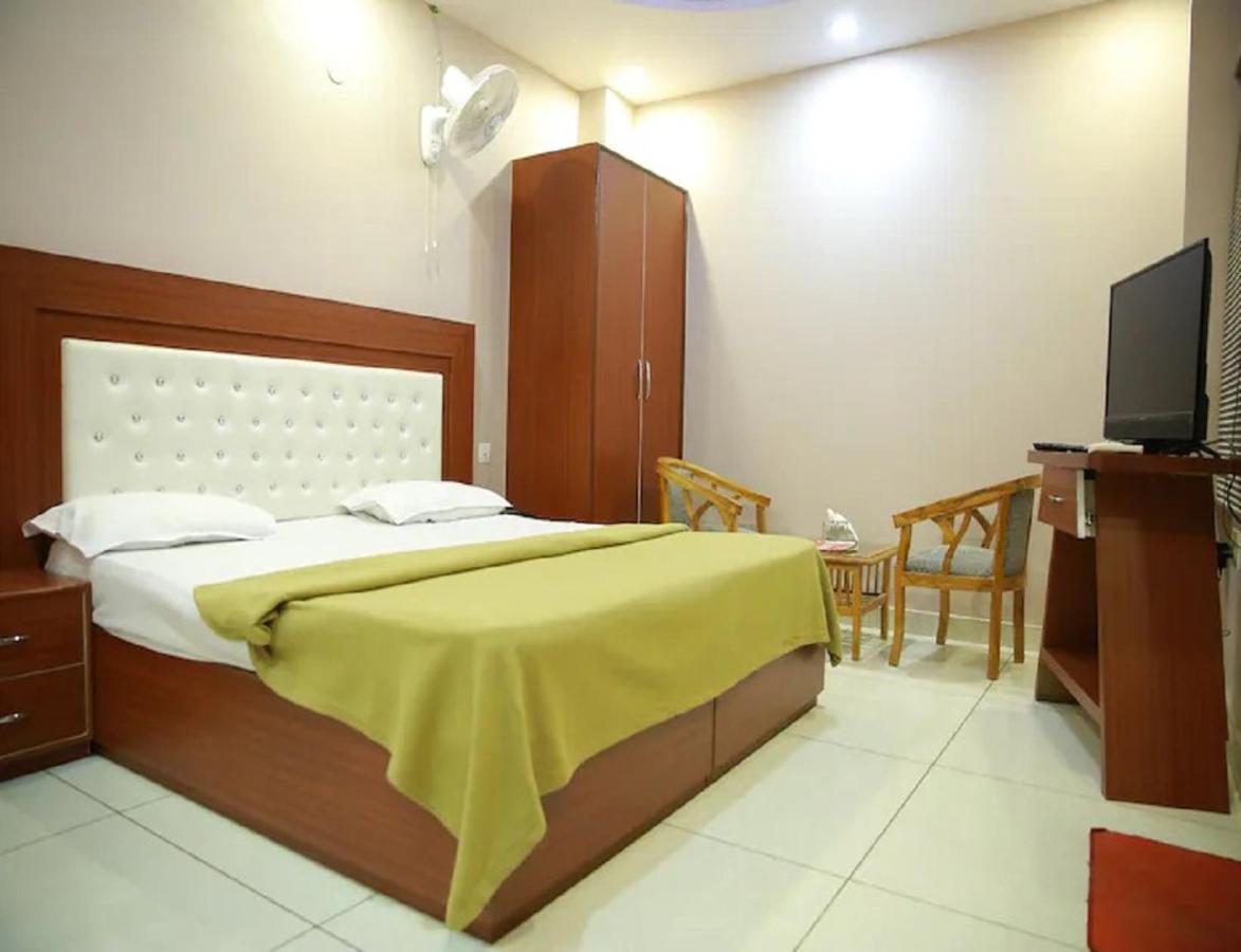 Hotel Kings, Rohtak エクステリア 写真