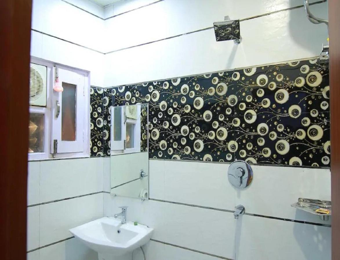 Hotel Kings, Rohtak エクステリア 写真