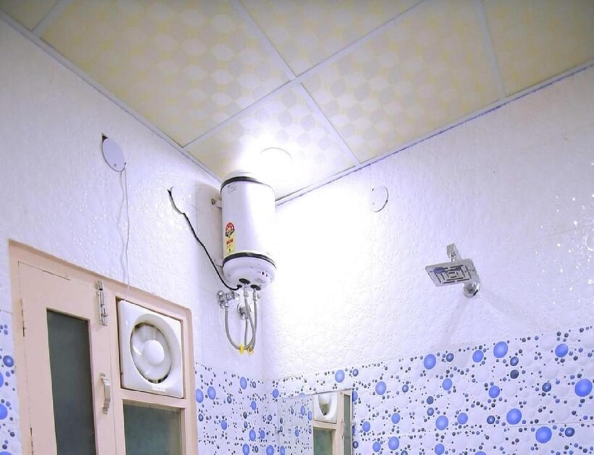 Hotel Kings, Rohtak エクステリア 写真