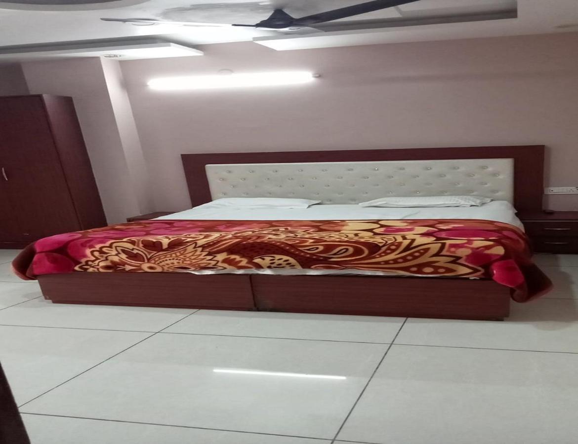 Hotel Kings, Rohtak エクステリア 写真