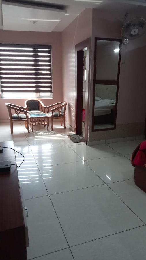 Hotel Kings, Rohtak エクステリア 写真